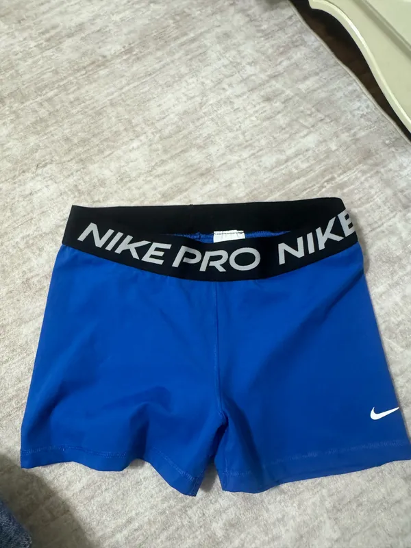 Nike pro shorts size large  - Image 2