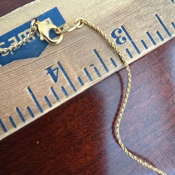 Stamped SO Gold Tone Necklace - Image 4