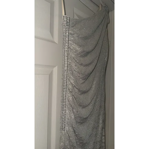 Caché Floor Length Shimmer Silver One Shoulder Evening Gown Size 2 - Image 5