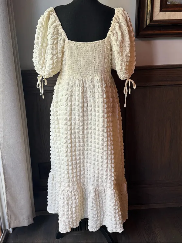 Endless Rose Ivory Puff-Sleeve Textured Maxi Dress medium euc - Image 5