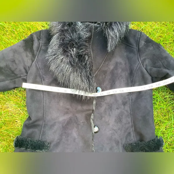 Nice stylish GUESS coat 🖤🖤🖤 - Image 10