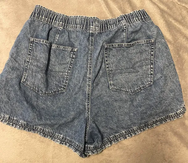 American Eagle High waisted Mom Shorts - Image 2