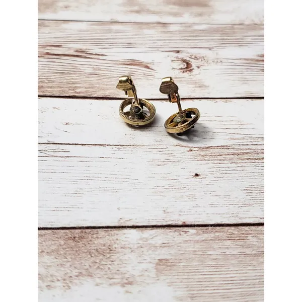 Vintage Clip On Earrings - Small Gold Tone Circle with Dark Grey Flowers - Image 6