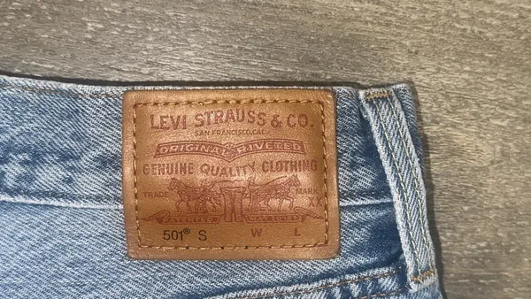 Levi’s Jean Shorts - Image 6
