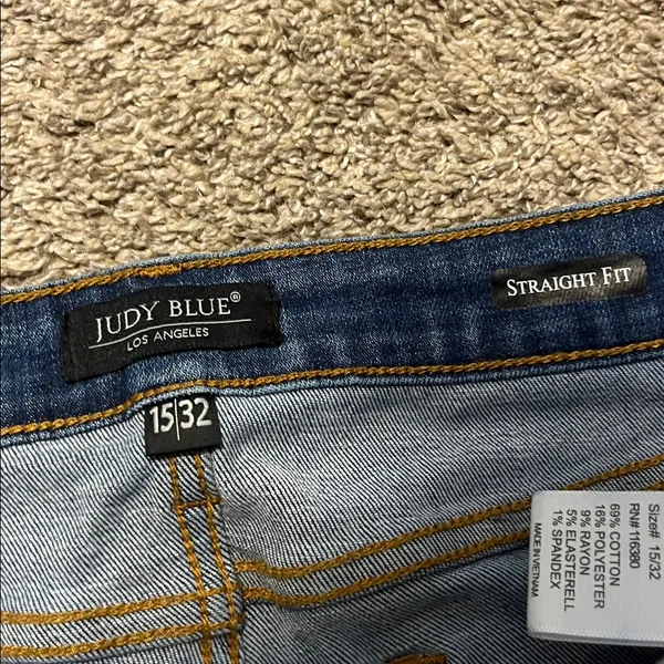 Judy Blue High Rise Medium Wash Destroyed Knee & Frayed Hem Straight Leg‎ Jeans - Image 5