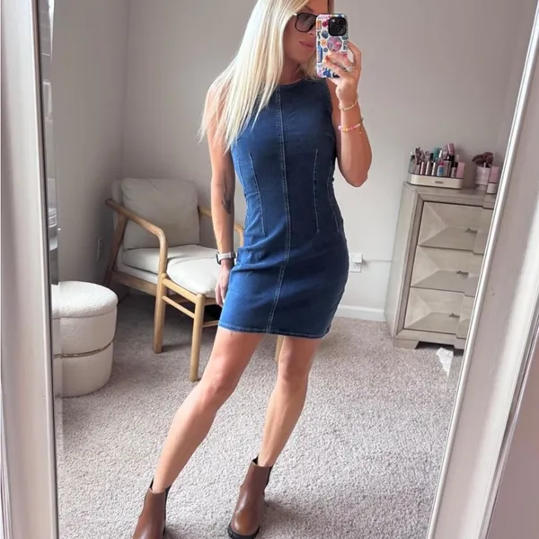 NWT Women’s Sleeveless‎ Bodycon Denim Mini Dress Medium - Image 3