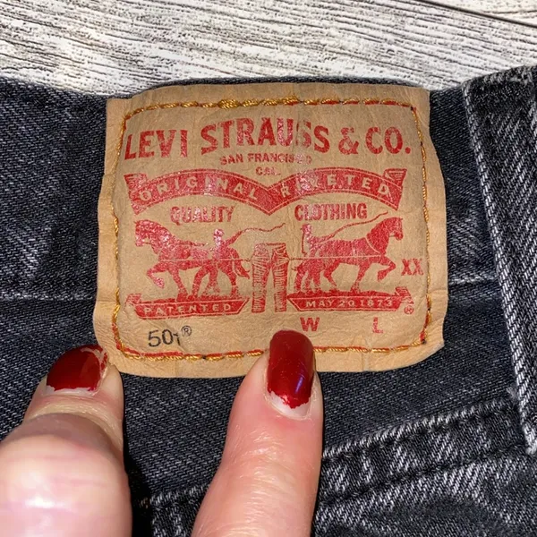 Levi’s 501 Button Fly Cut Off Jean Shorts Women’s Size Waist 25 Black - Image 6