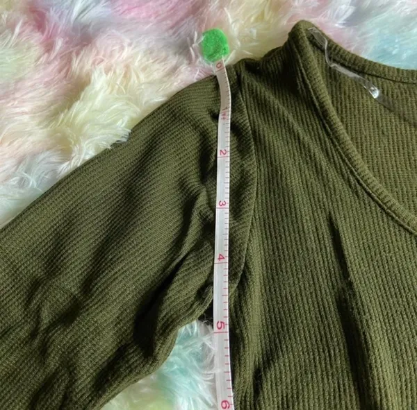 3/4 Short sleeve Crop Top - Image 7