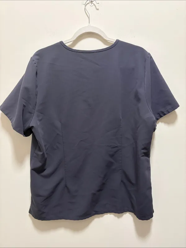 Figs Catarina V-Neck Scrub Top in Charcoal - Image 4