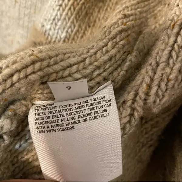 Uniqlo Women 6 Sleeveless Cardigan Vest Cable Knit Button Up‎ Grandpa Chunky - Image 4