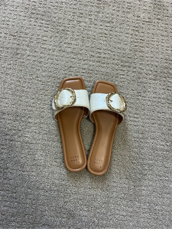 A New Day White Slide Sandals with Gold Buckle Women Size 9! - Image 3