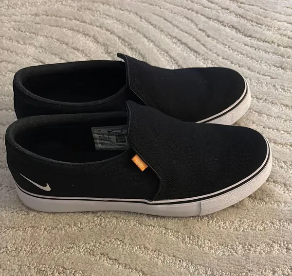 Nike Sneakers - Image 2