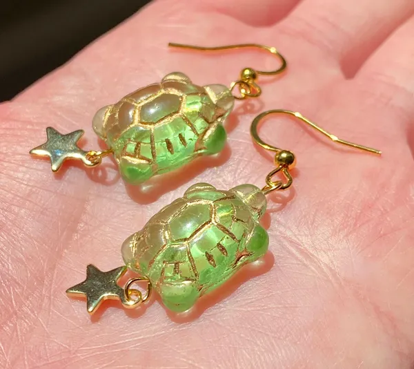 cute boho retro funky vintage style Czech turtle & star earrings🐢🌟 - Image 5