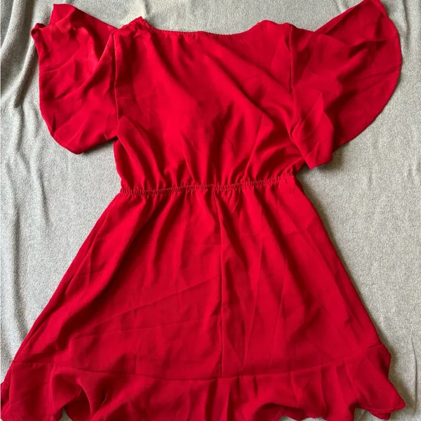 Red flowy dress! NEVER WORN - Image 3