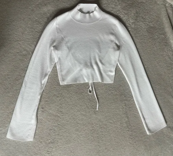 White Turtleneck Long-sleeve Crop Top - Image 3
