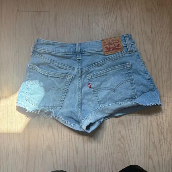 Levi’s A-Line Shorts - Image 3