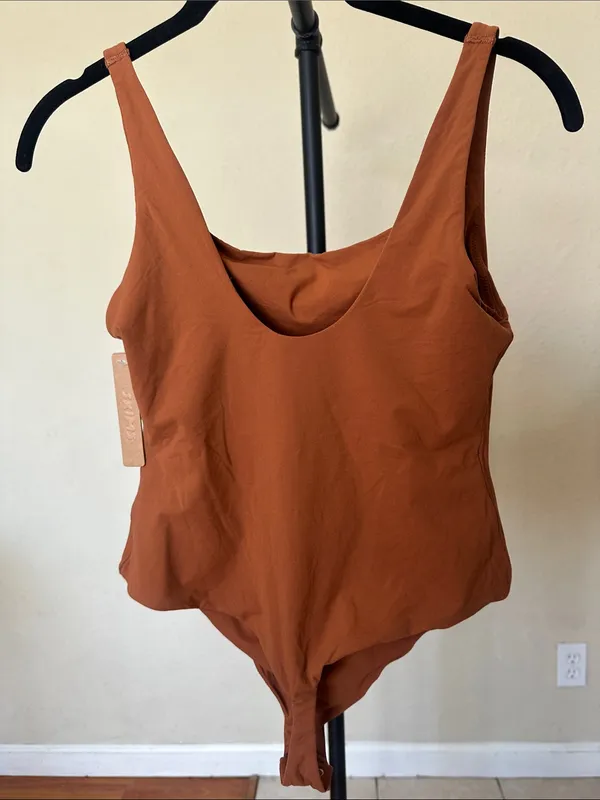 Skims fits everybody square neck bodysuit BRONZE size L NWT - Image 4