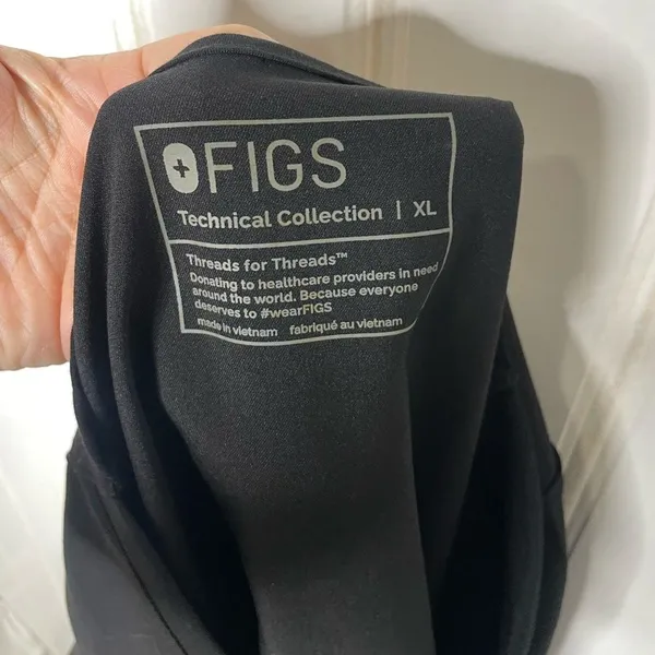 FIGS Technical Collection Black V-Neck Scrub Top Womens XL Short Sleeve 588 - Image 3