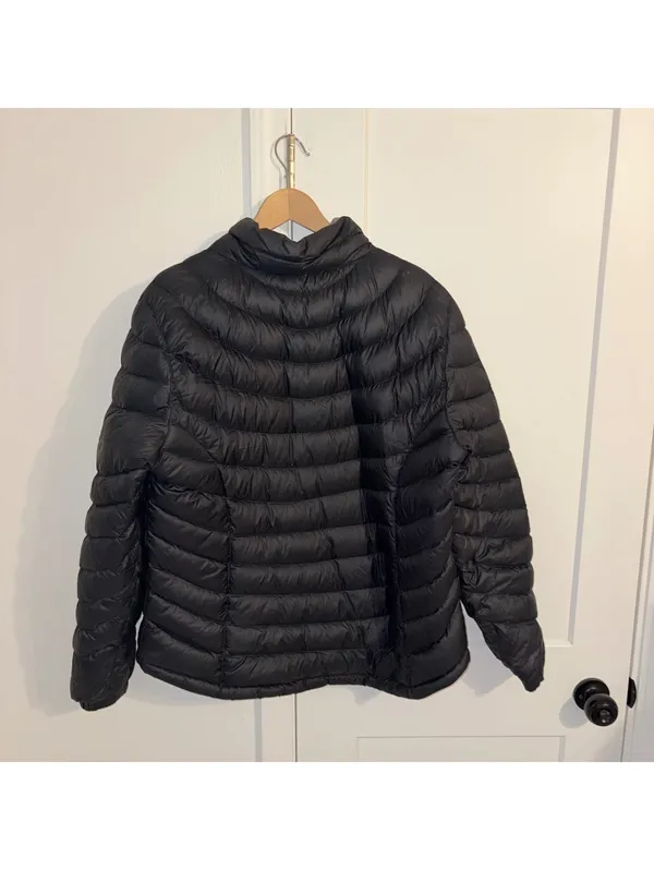 L.L.Bean $270 Ultralight 850 Woman’s XL black quilted puffer jacket Warm - Image 3