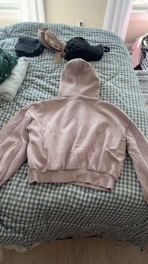 H&M Cropped Sweatshirt - Image 2