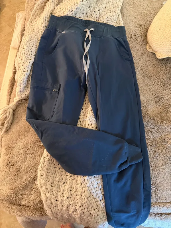 FIGS Scrubs - Image 3