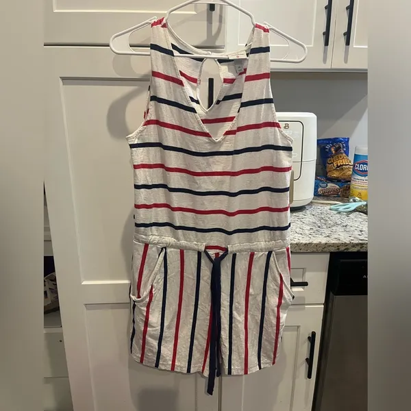 Vineyard Vines for Target Romper Size Medium - Image 2