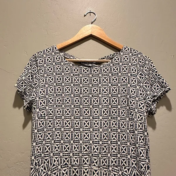 Loft Short Sleeve Stretch Blue White Geometric Skater‎ Dress Sz 6 - Image 5