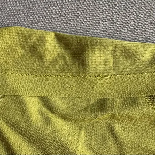 Lululemon Swiftly Tech Razorback Tank Top - Hip Length - Image 5