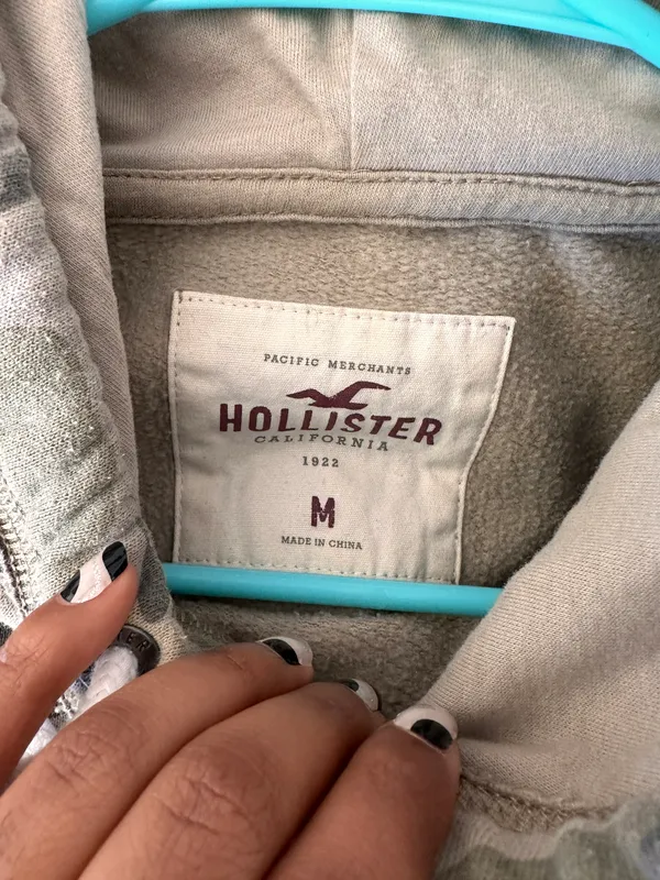 Hollister Sweatshirt - Image 4
