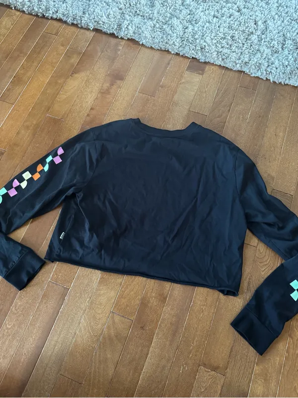 Vans Black Cropped T-Shirt with Checker Logo - Image 4