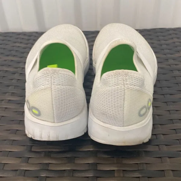Oofos sneakers women’s size 7 White - Image 4