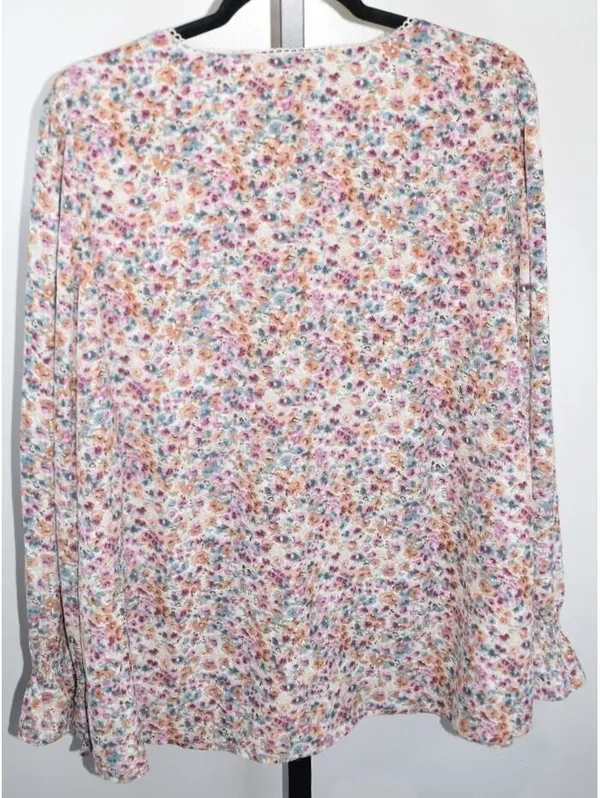 Davi & Dani Ditsy Floral Crochet Trim Blouse, Cream Multi, Plus Size 2XL - Image 2