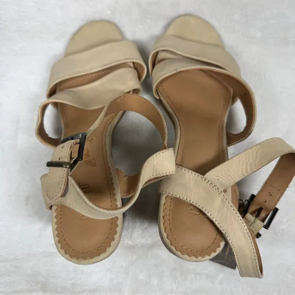 Crevo‎ Footwear Beige Leather Block Heel Sandals Memory Foam Studded Boho 10 - Image 11