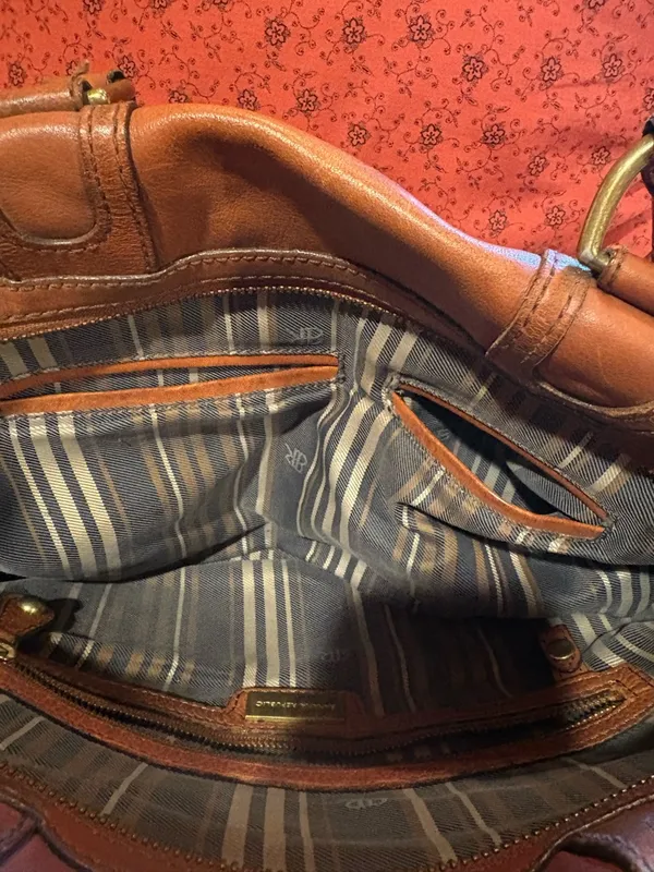 Banana Republic leather bowling-style bag or satchel - Image 8