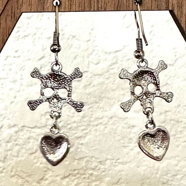 Blue skull and heart rhinestone drop earrings - Image 2