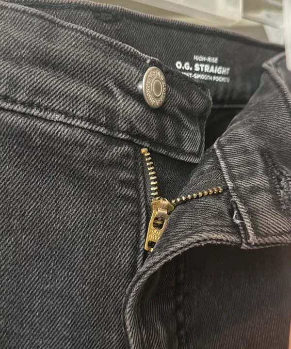 High-Waisted Straight Ankle Jeans - Image 6
