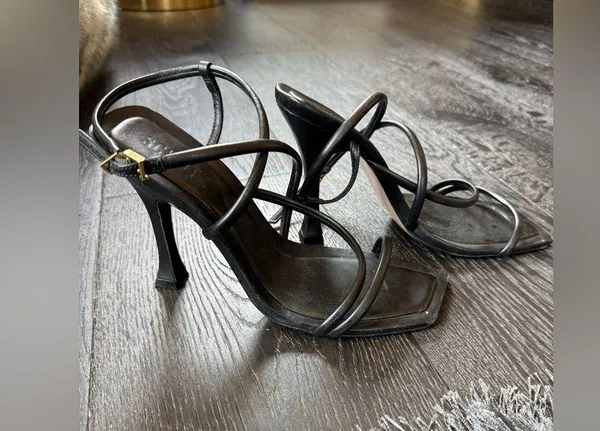 SCHUTZ Elegant Black Strappy Heels - Image 5