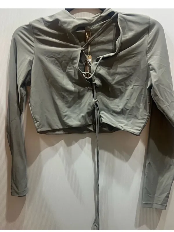 NEW SKIMS Size 2X Chrome Gray Cropped long Slevr - Image 4
