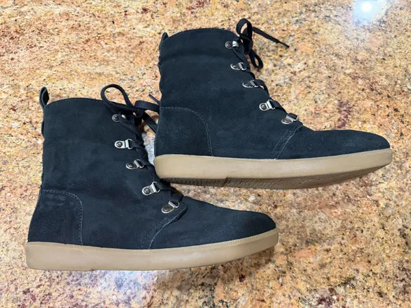 American Eagle 100% Genuine Cow Suede Black Sneaker Boots Sherpa Lined Size 9 - Image 10