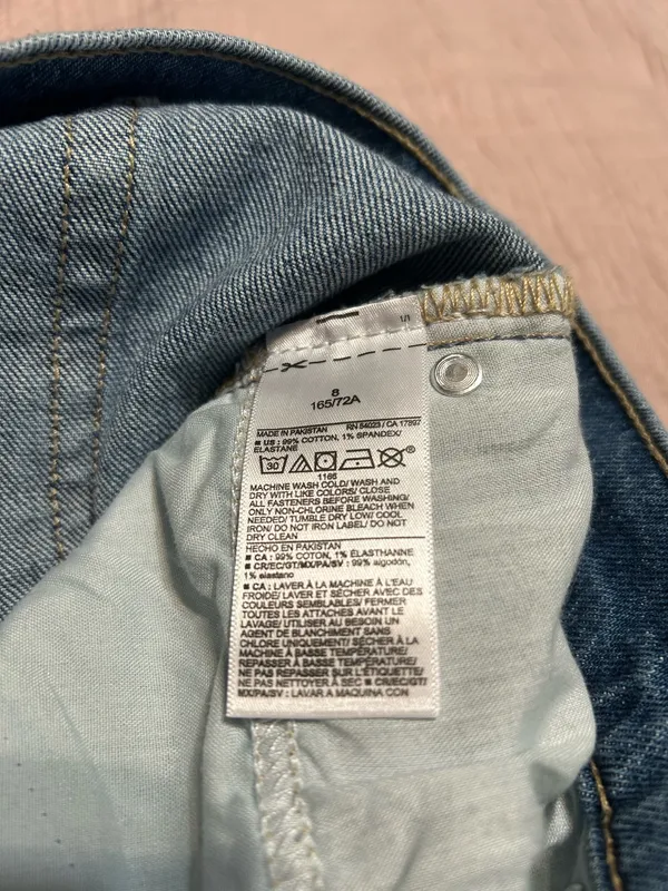 Old Navy Mid-Rise Slouchy Straight Jeans - Image 4