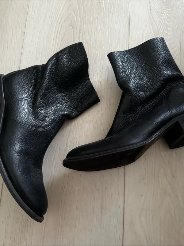 Tory Burch Siena bootie black size 9.5 - Image 2