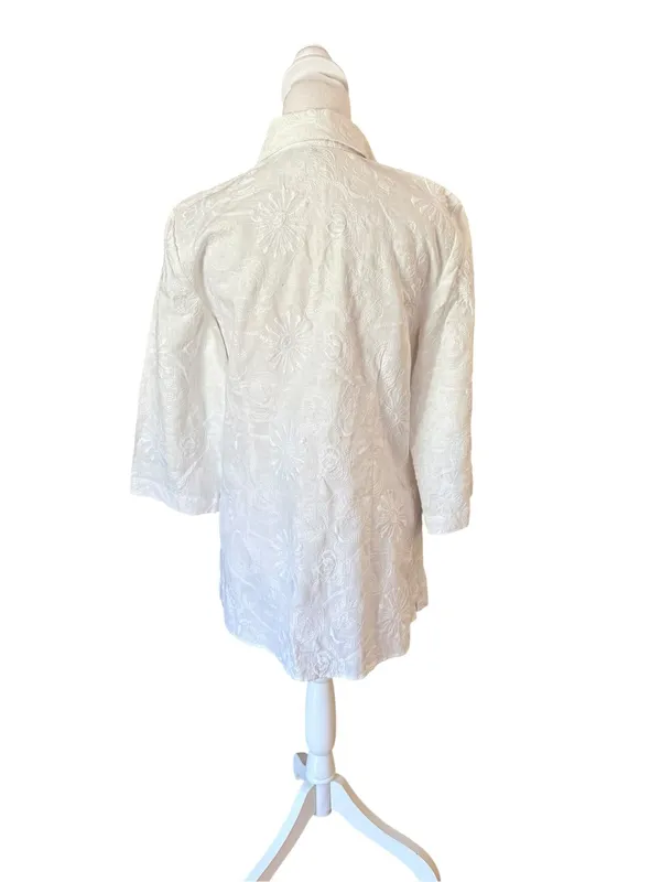Peter Martin White Linen Floral Embroidered Button Up Shirt Womens Size Medium - Image 2
