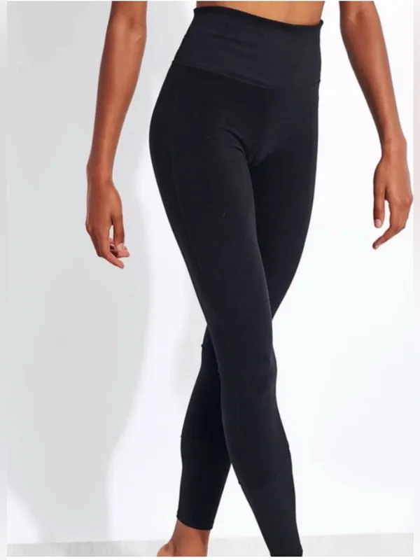 Alo Alosoft Lounge Leggings Size Medium in Black Rib Yoga Athleisure - Image 2