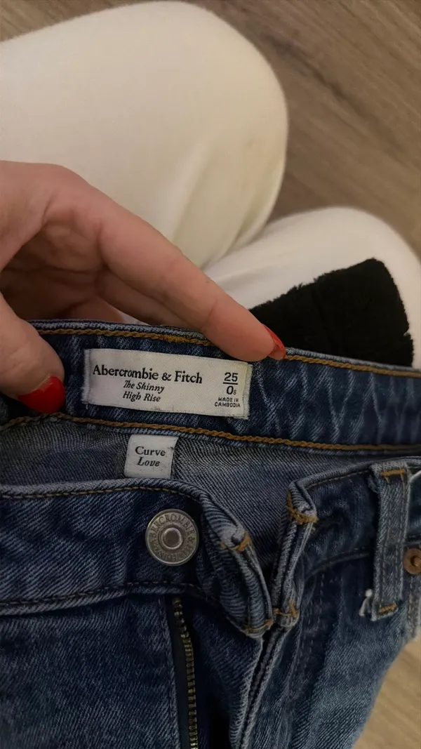 Abercrombie Jeans - Image 3
