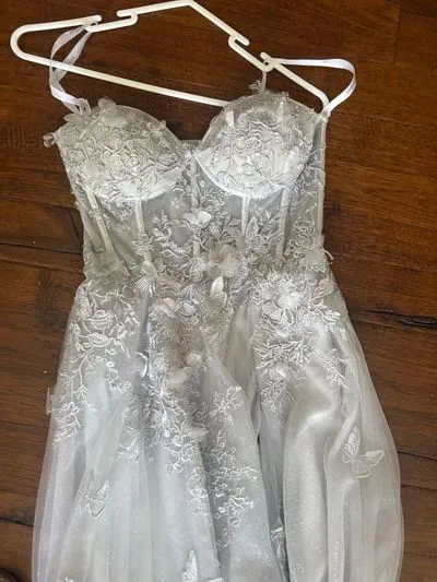 Alfred and Leo Prom Dress - Image 3