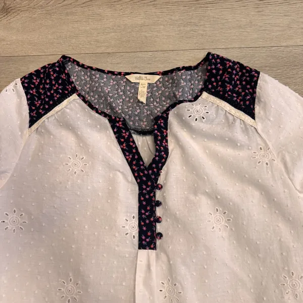 Matilda Jane Top Large Womens‎ Swiss Dot Eyelet Lace Snow Globe Popover Tunic - Image 4