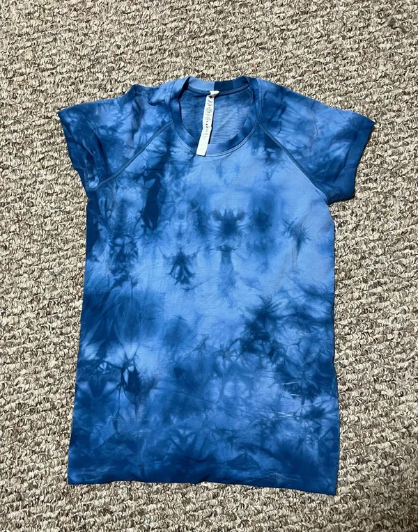 Lululemon Swiftly Tech Short Sleeve Blue  - Image 2