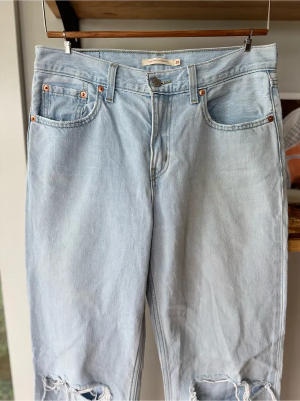 Levi's Low Pro Straight Light Wash Denim Jeans Distressed Knee Rips Size 28 - Image 4