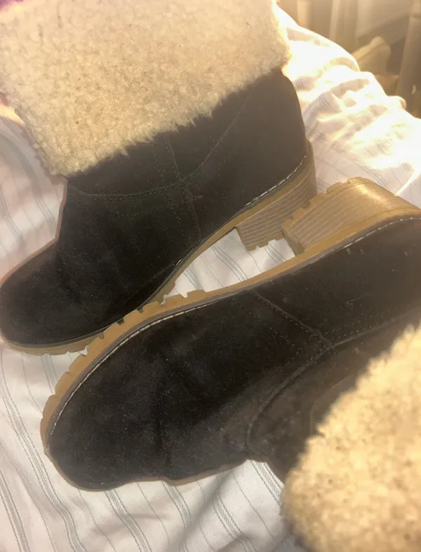 Boutique Black Fur Boots - Image 2