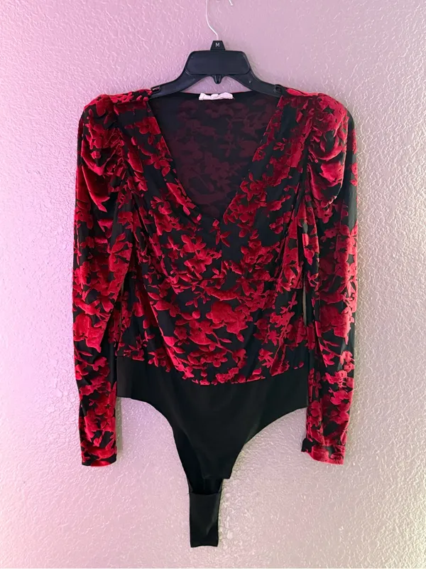 Dear John Red Black Velvet Floral Puff Sleeve Bodysuit Size M - Image 4
